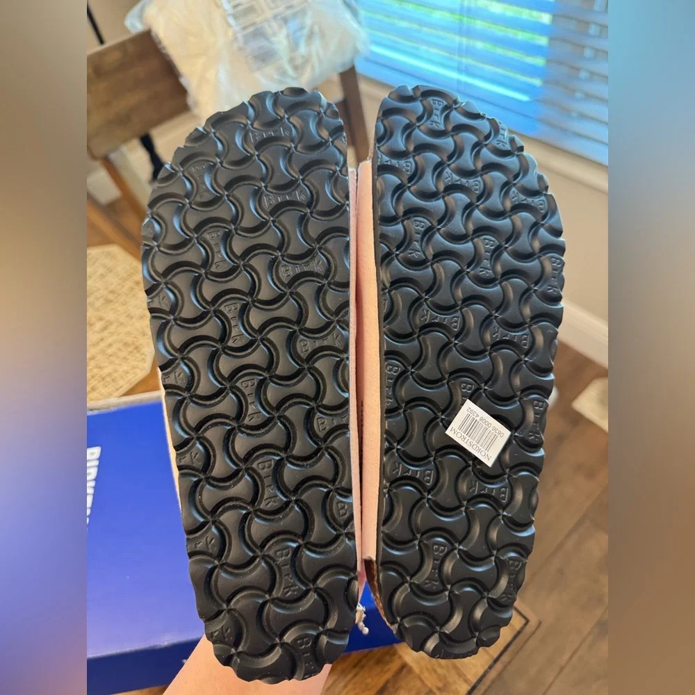Birkenstock Shearling Arizona Sandals 💗 - Picture 11 of 14